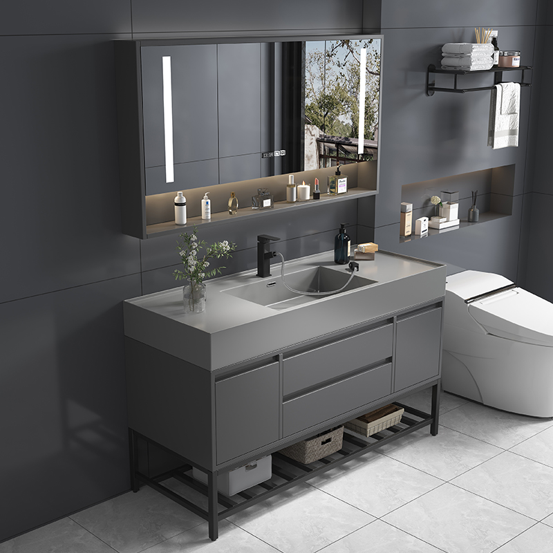 Luxury Skincare & Spa Photos - Armadietto da bagno di lusso per